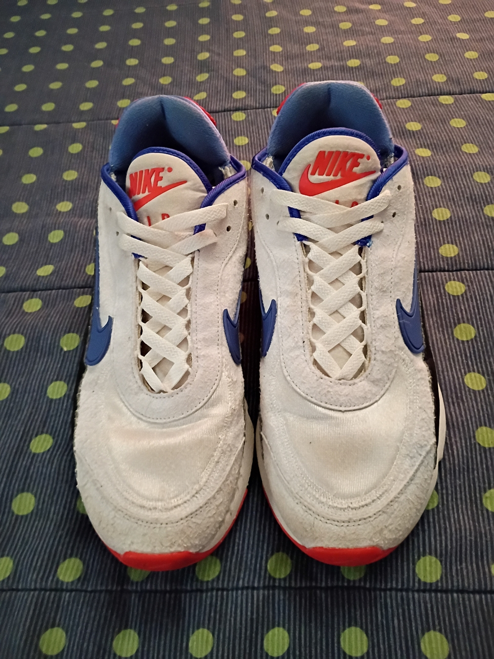 Mens Nike White and Blue Sneakers with Red Accents